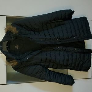Jacket with faux furrure around the head cap